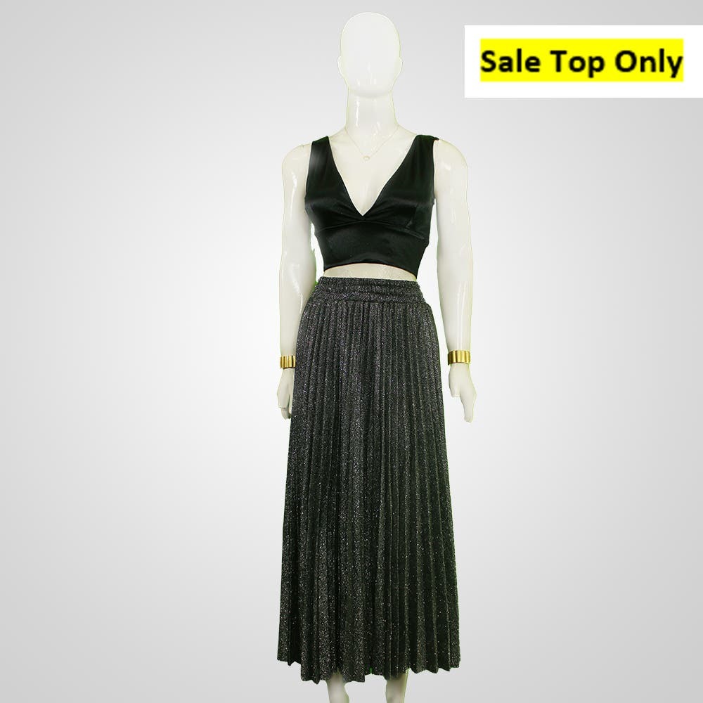 Elegant 90s Vintage Black Velvet V-Neck Crop Top